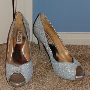 Badgley Mischka silver heels size 6